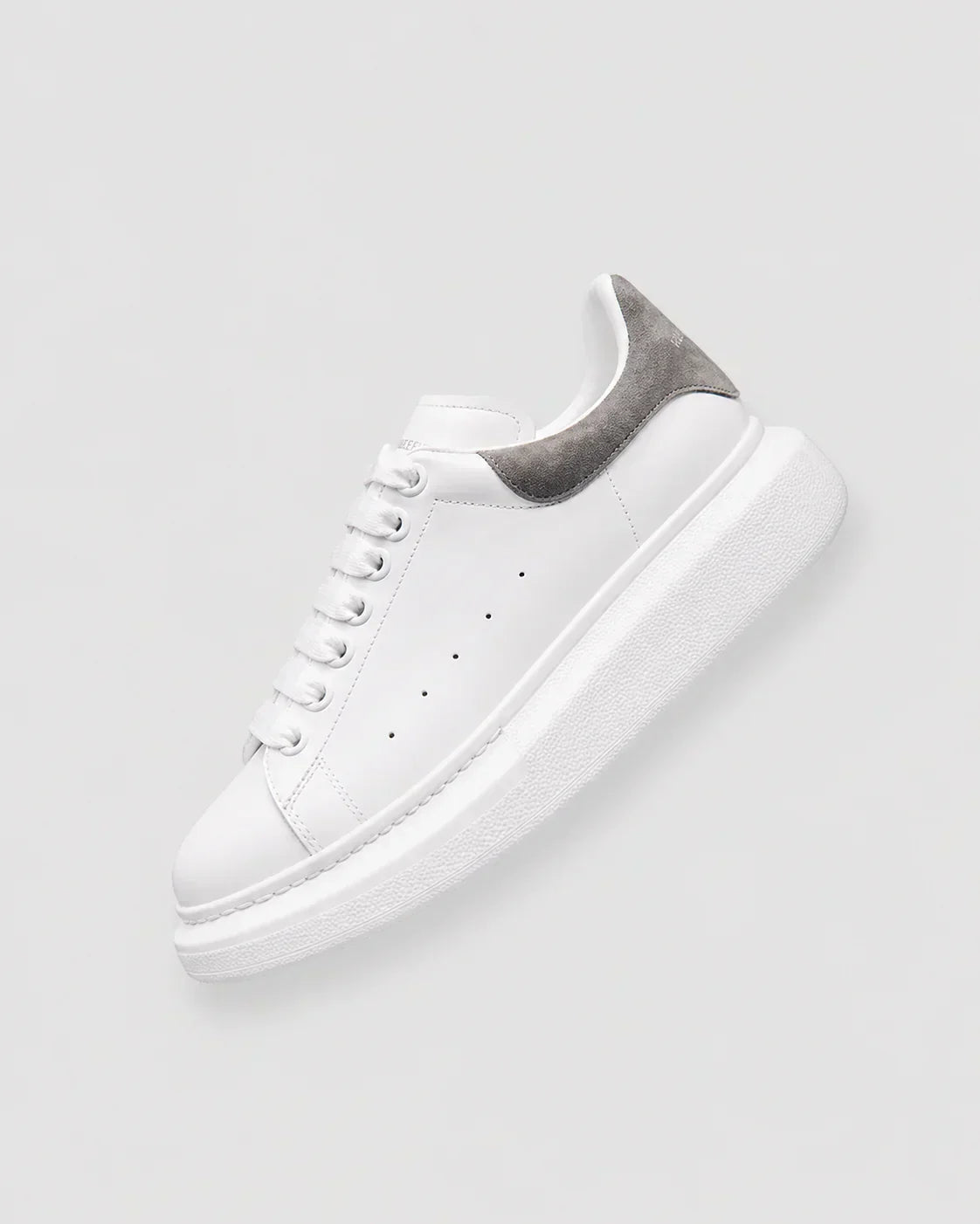 QUEEN SNEAKER