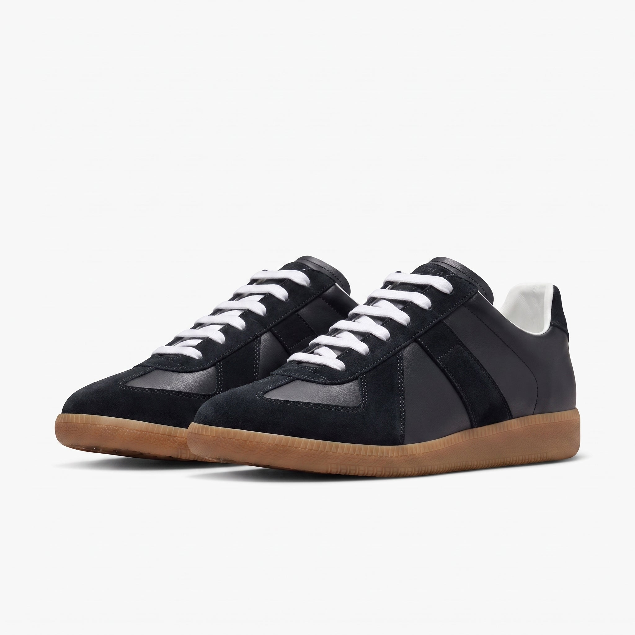 MIRAVEL SNEAKER