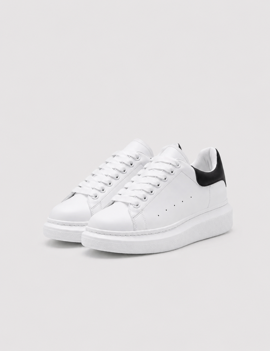 QUEEN SNEAKER